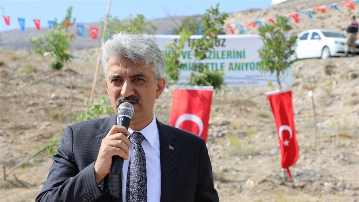 Vali Makas: "15 Temmuz tarihi, millet olmanın ne anlama geldiğini bir kez daha tüm dünyaya gösterdiğimiz tarihtir"