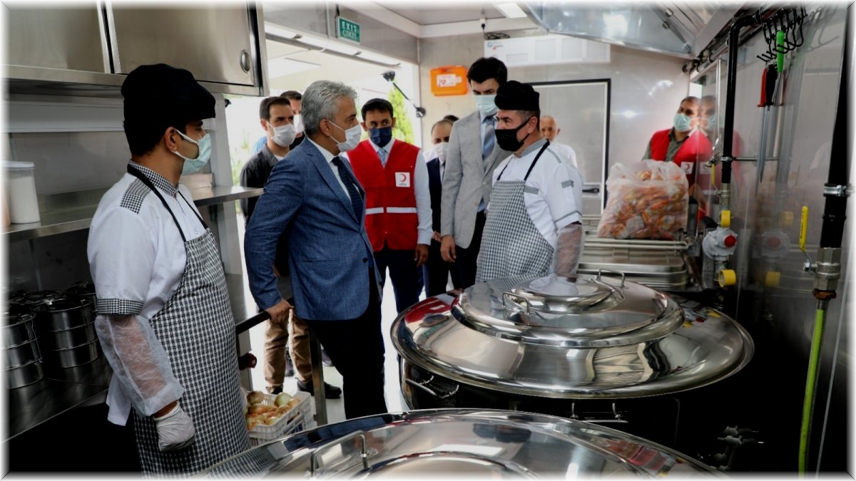 Vali Makas, aşevinde incelemelerde bulundu