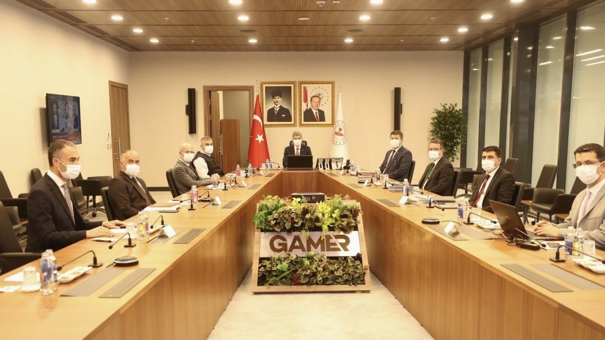 Vali Makas, Bakan Yardımcısı İnce başkanlığında VKS toplantısına katıldı