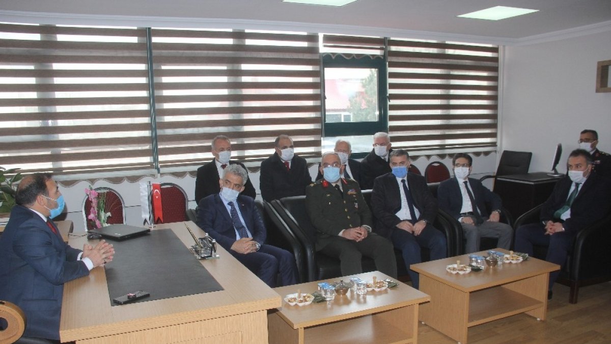 Vali Makas: "Şehit aileleri bizim baş tacımızdır"