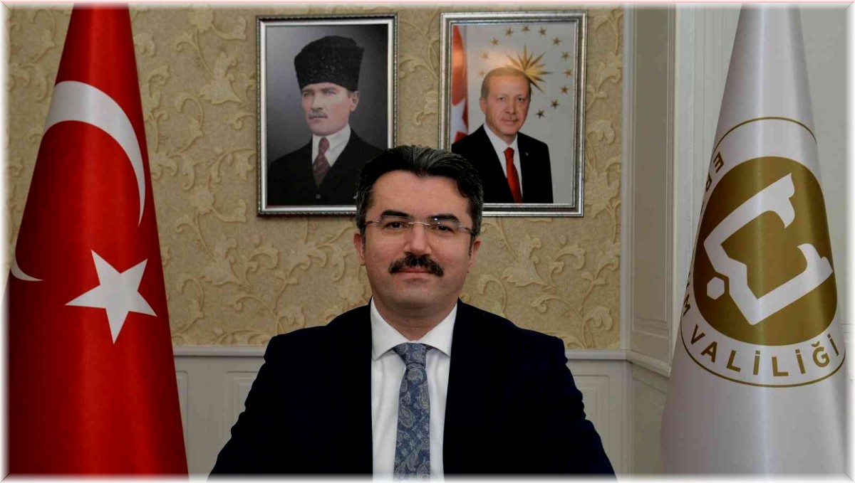 Vali Memiş: "Demokrasi zincirinin ilk halkasını oluşturan muhtarlarımızın 19 Ekim günü kutlu olsun"