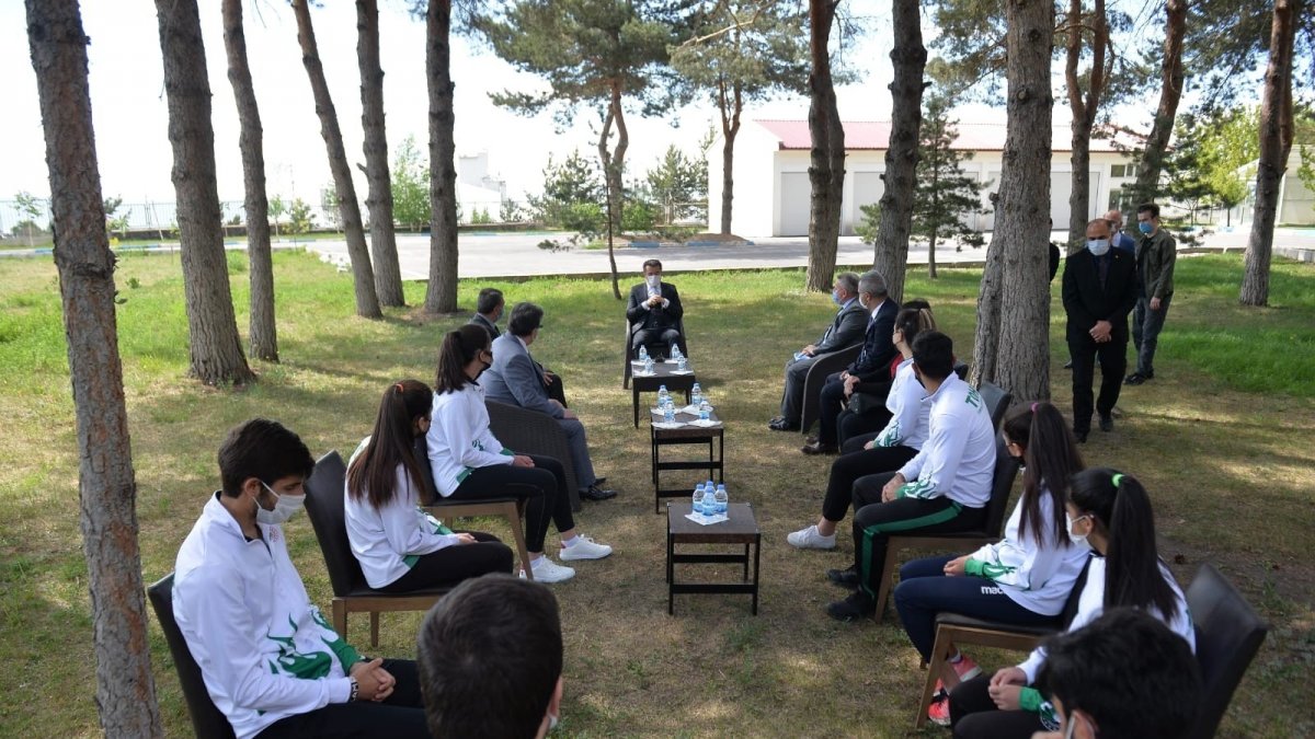 Vali Memiş'e 19 Mayıs ziyareti