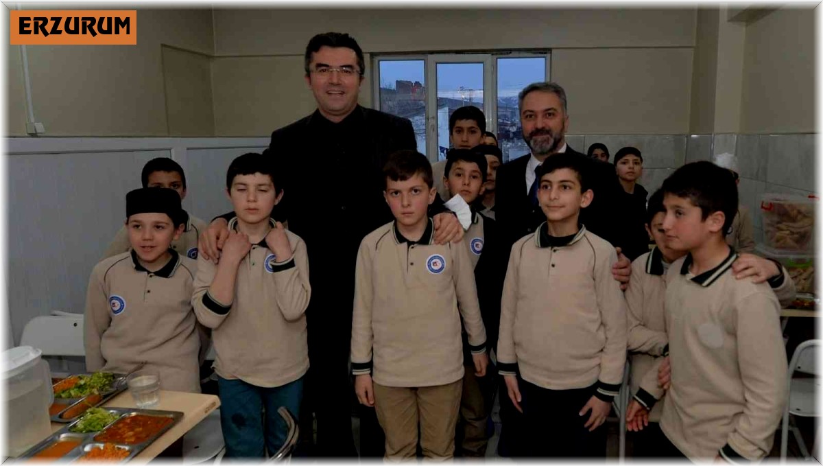 Vali Memiş genç hafızlarla iftarda buluştu