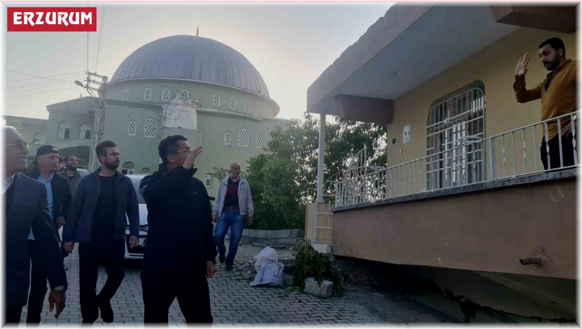 Vali Memiş, Hatay'da vatandaşların bayramını kutladı, depremde hayatını kaybedenler için dua etti
