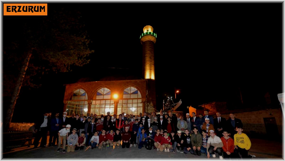 Vali Memiş Kuran kursu öğrencileri ile iftar açtı