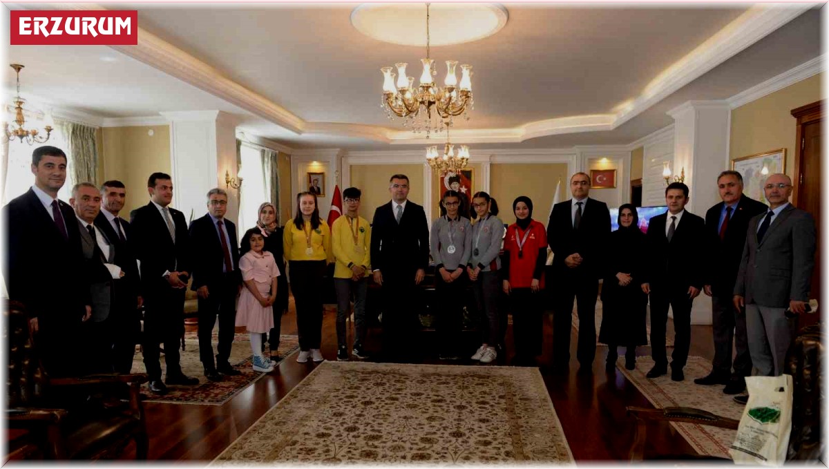 Vali Memiş TÜBİTAK şampiyonlarını kabul etti