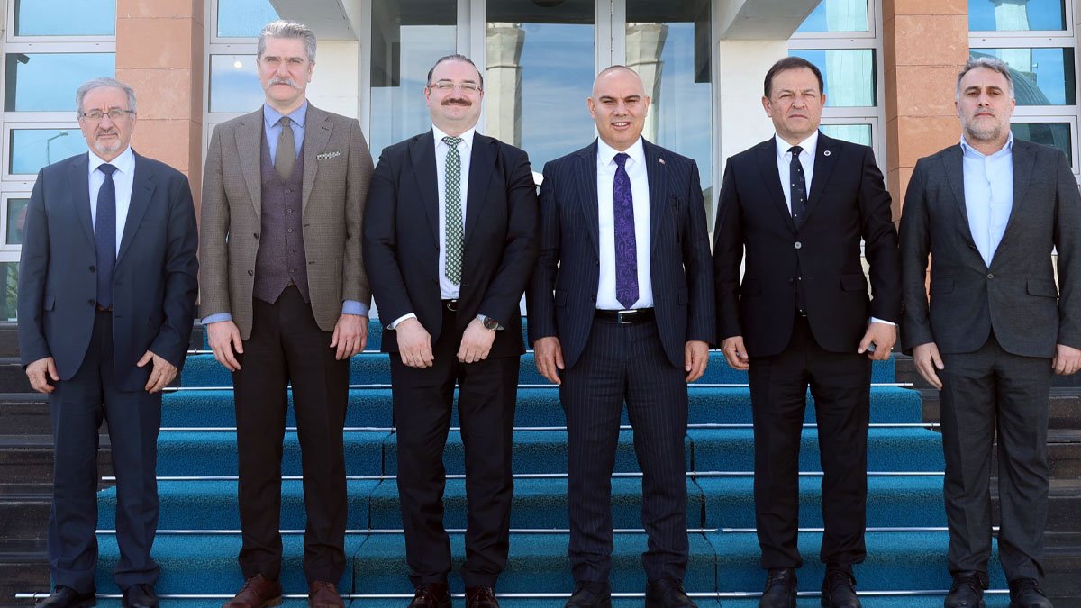 Vali Mustafa Koç, Atatürk Üniversitesi Heyetini Ağırladı