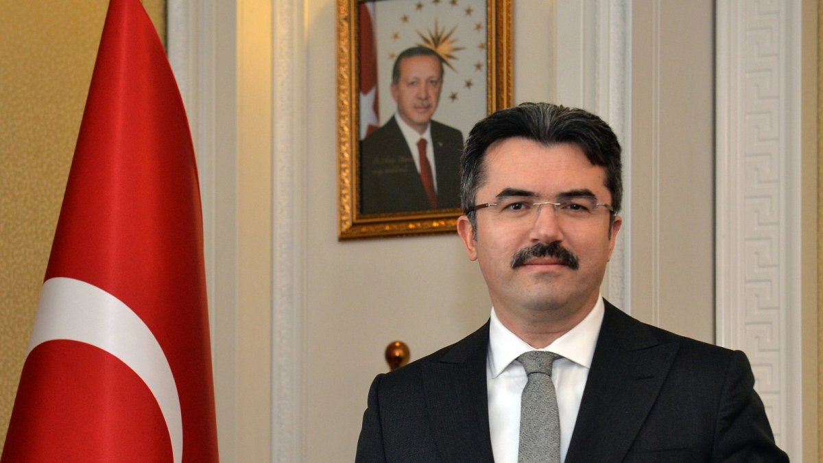 Vali Okay Memiş: 'Bağımsızlık meşalemizin yakıldığı Erzurum kongremiz kutlu olsun'