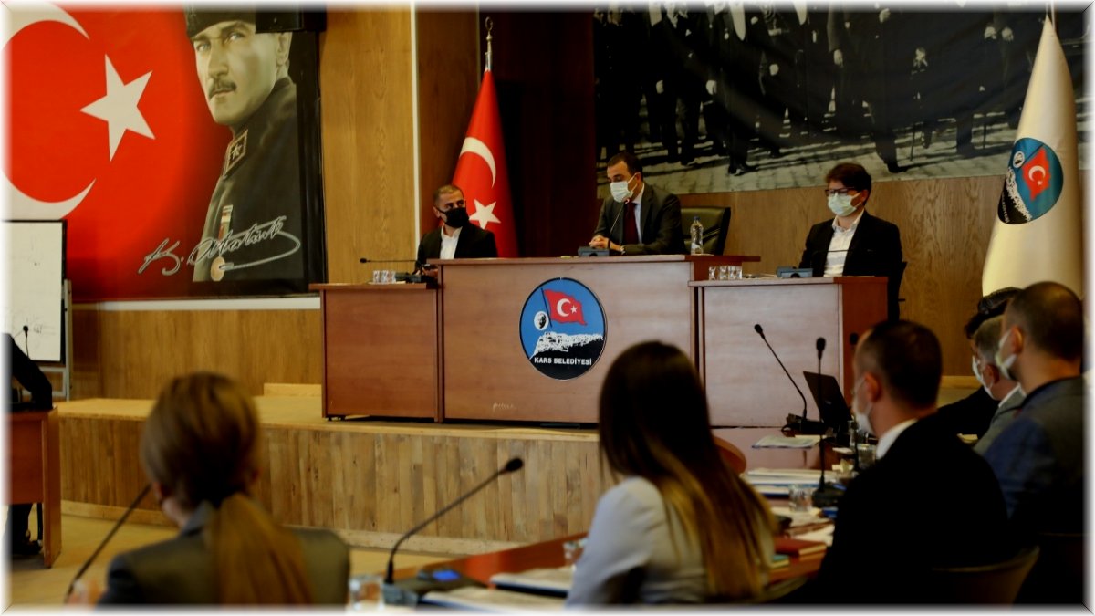 Vali Öksüz, belediye birim müdürleriyle bir araya geldi