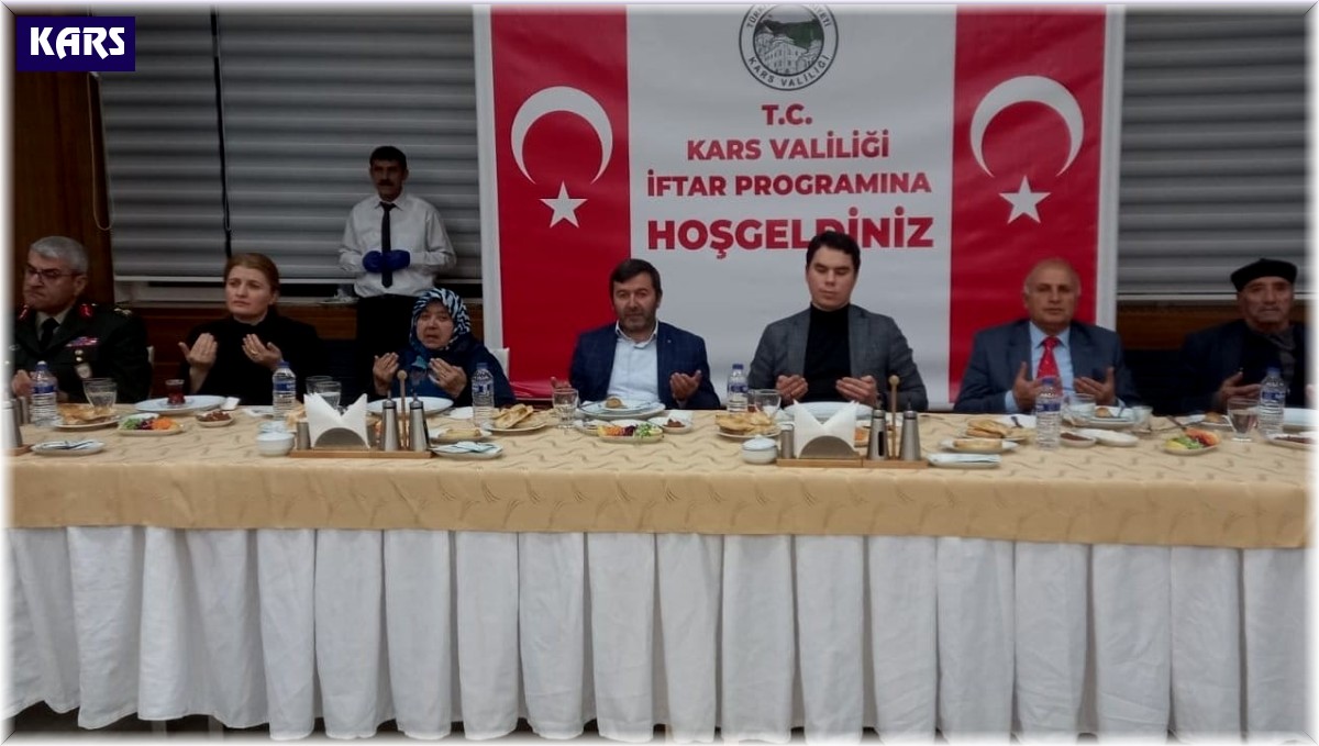 Vali Öksüz'den, şehit yakınları ve gazilere iftar