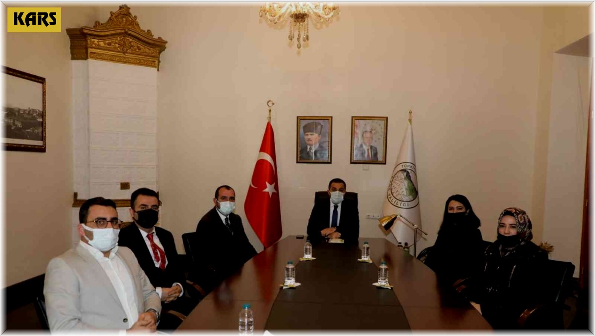 Vali Öksüz, Kazı Başkanı Arslan ile bir araya geldi