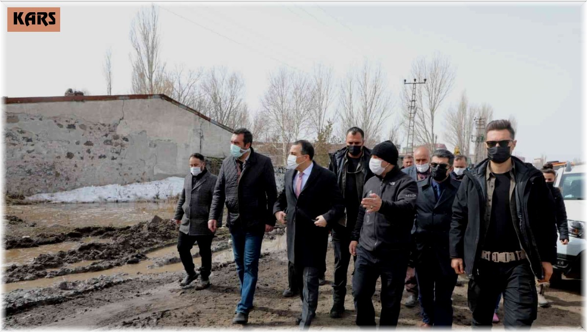 Vali Öksüz sel bölgesinde incelemelerde bulundu