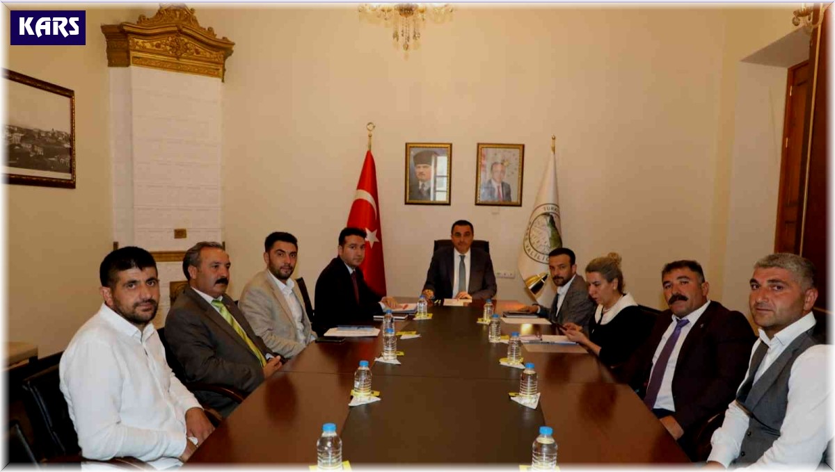 Vali Öksüz'ün, muhtar buluşmaları devam ediyor