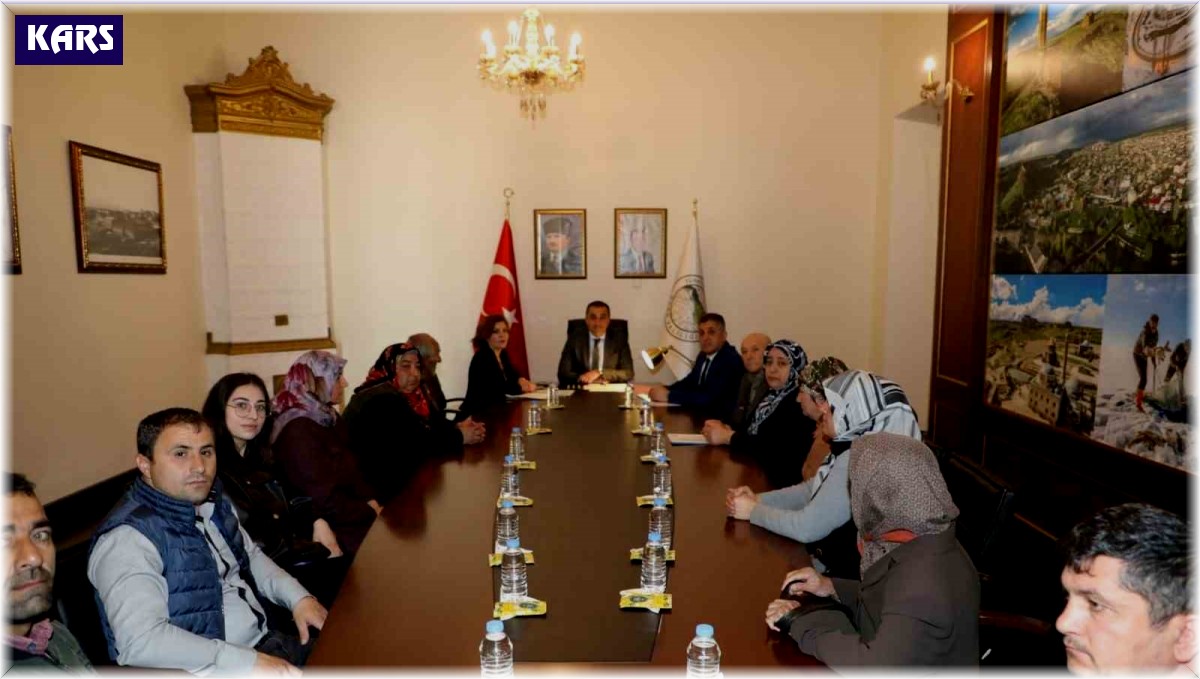 Vali Öksüz, vatandaşlarla bir araya geldi