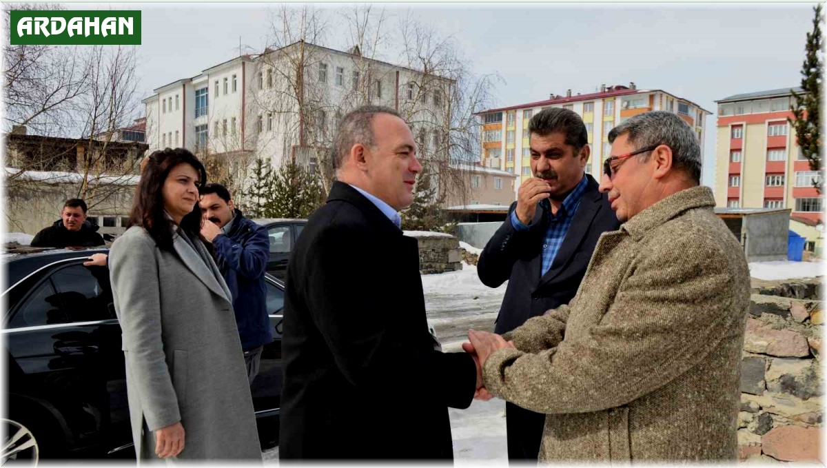 Vali Öner'den depremzede ailelere ziyaret