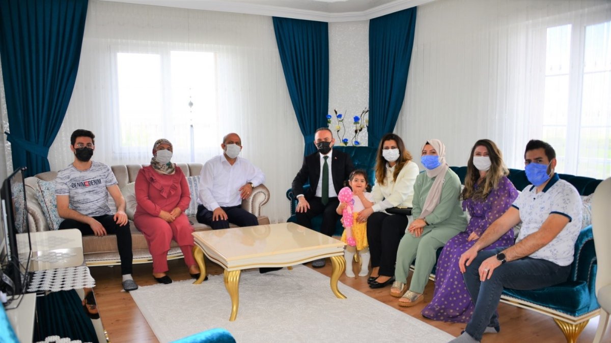 Vali Öner'den şehit ve gazi ailelerine bayram ziyareti
