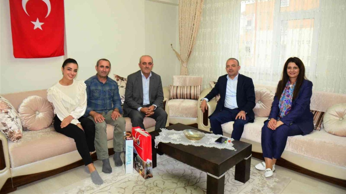 Vali Öner'den şehit ve gazi ailelerine bayram ziyareti