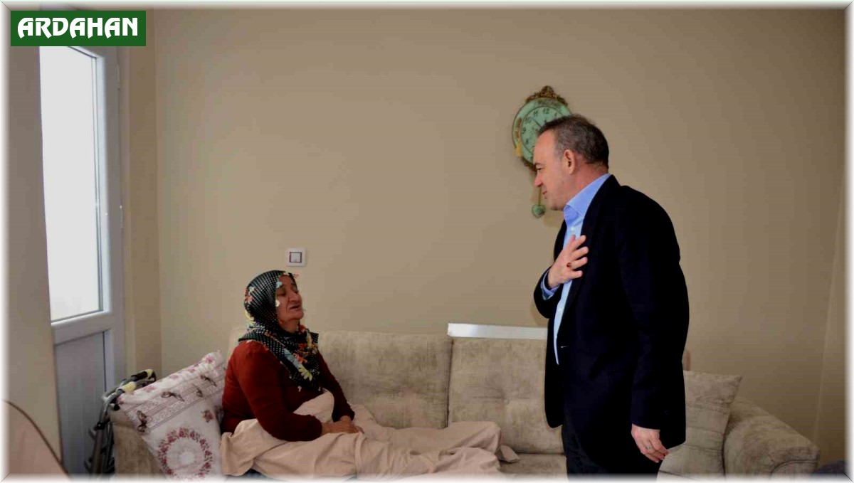 Vali Öner, depremzedeleri ziyaret etti