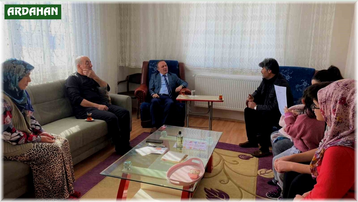 Vali Öner, depremzedelerin acısını paylaştı