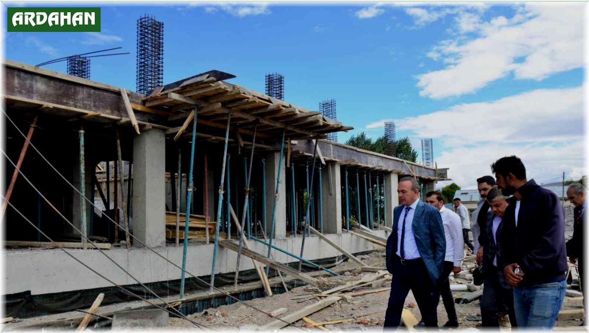 Vali Öner, Özel İdare Tekstil Atölyesi inşaatını denetledi