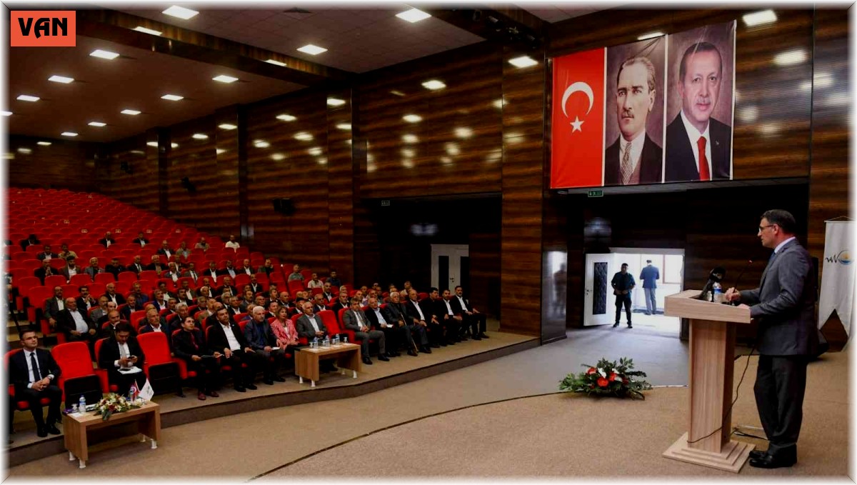 Vali Ozan Balcı mahalle muhtarlarıyla buluştu