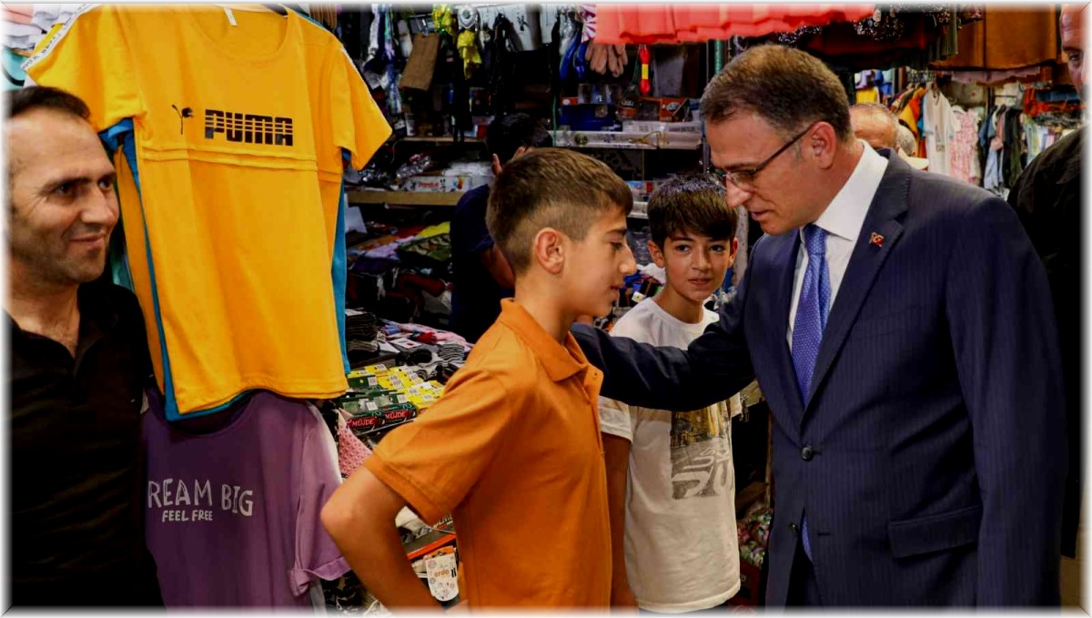 Vali Ozan Balcı, Rus Pazarı esnafını ziyaret etti