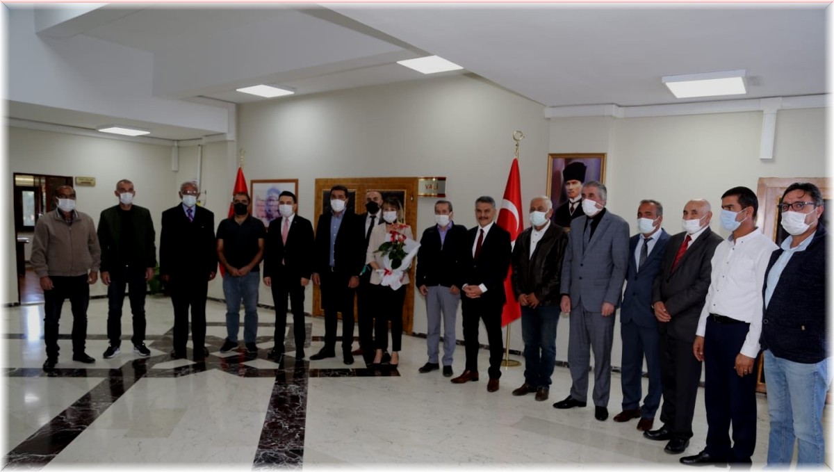 Vali Özkan muhtarlarla bir araya geldi