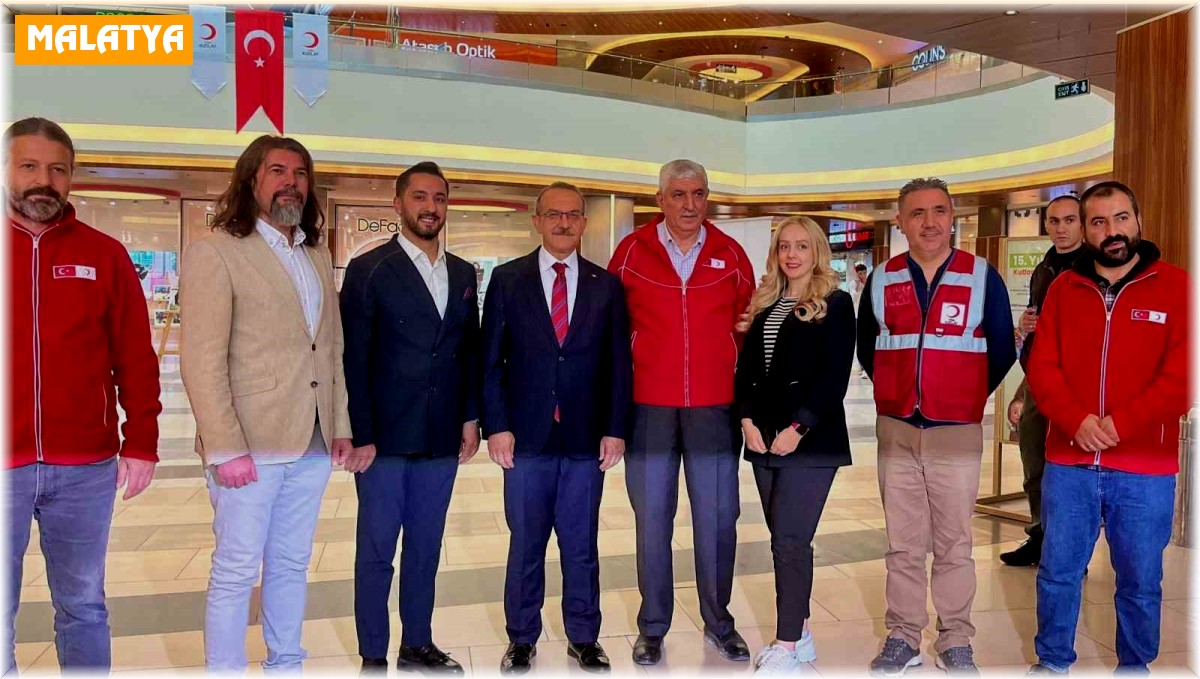 Vali Seddar Yavuz'dan MalatyaPark'taki kan bağışı programına destek