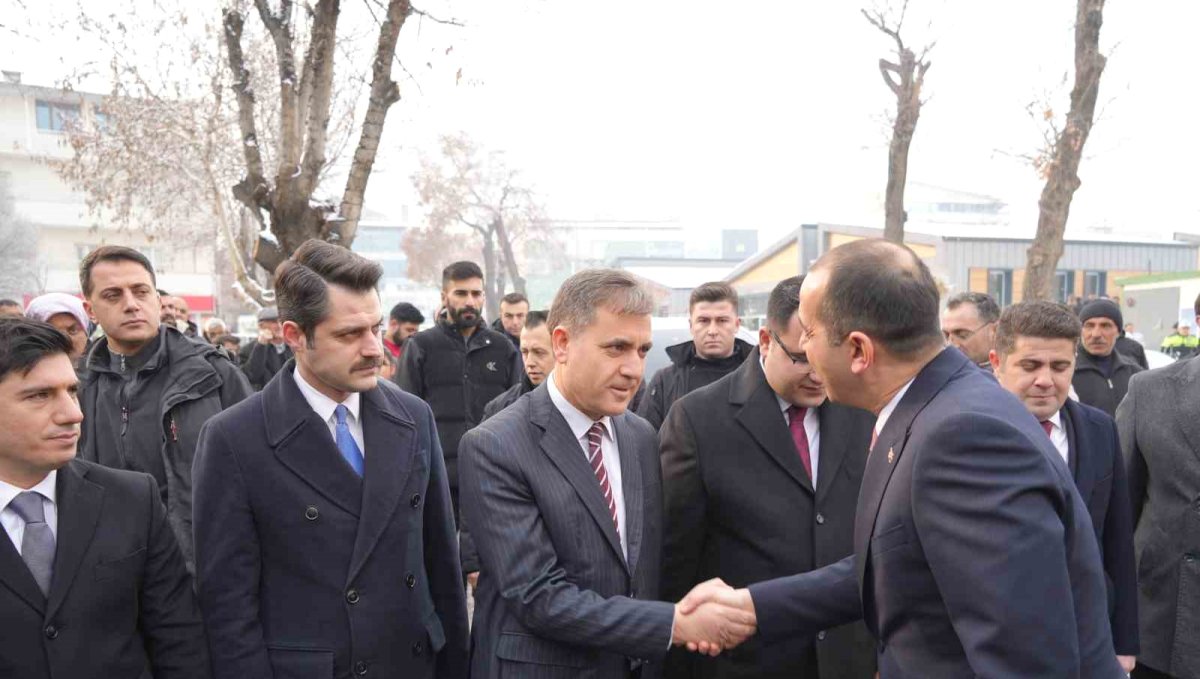 Vali Taşolar, görevine başladı