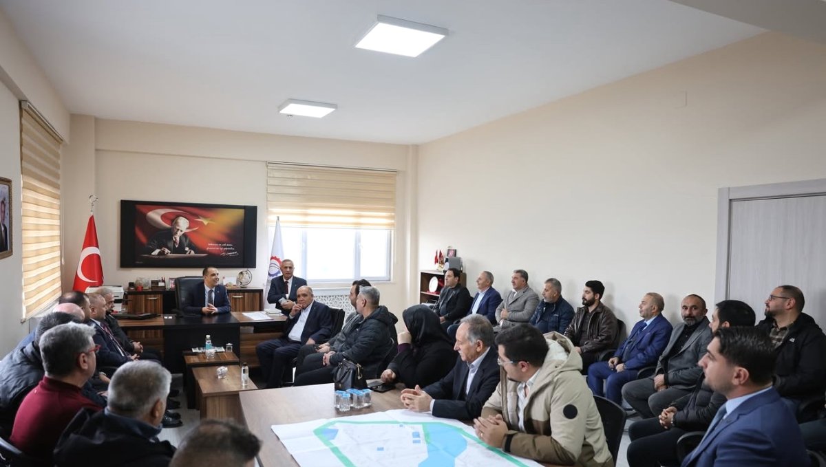 Vali Taşolar, Organize Sanayi Bölgesi'nde yatırımcılarla buluştu