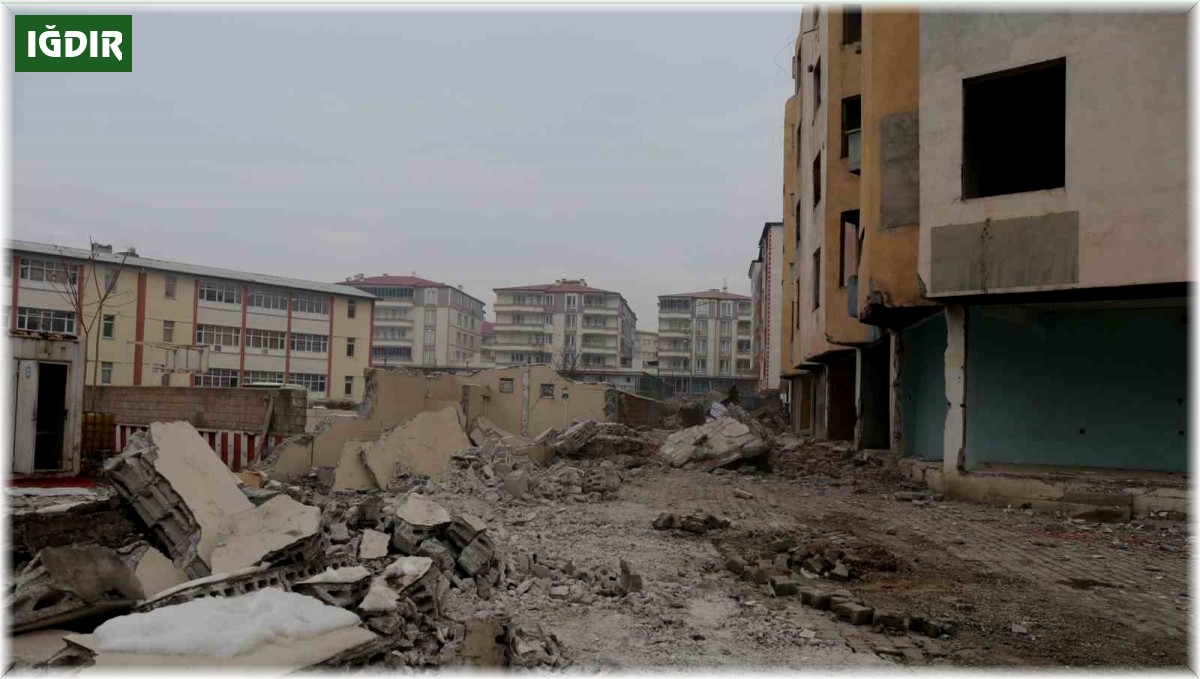 Vali Turan, '4 yılda 800 metruk bina yıkıldı'