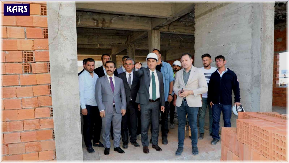 Vali Türker Öksüz, otogarda incelemelerde bulundu