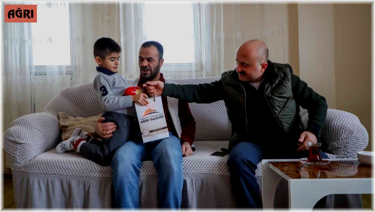 Vali Varol'dan Kahraman ailesine ziyaret