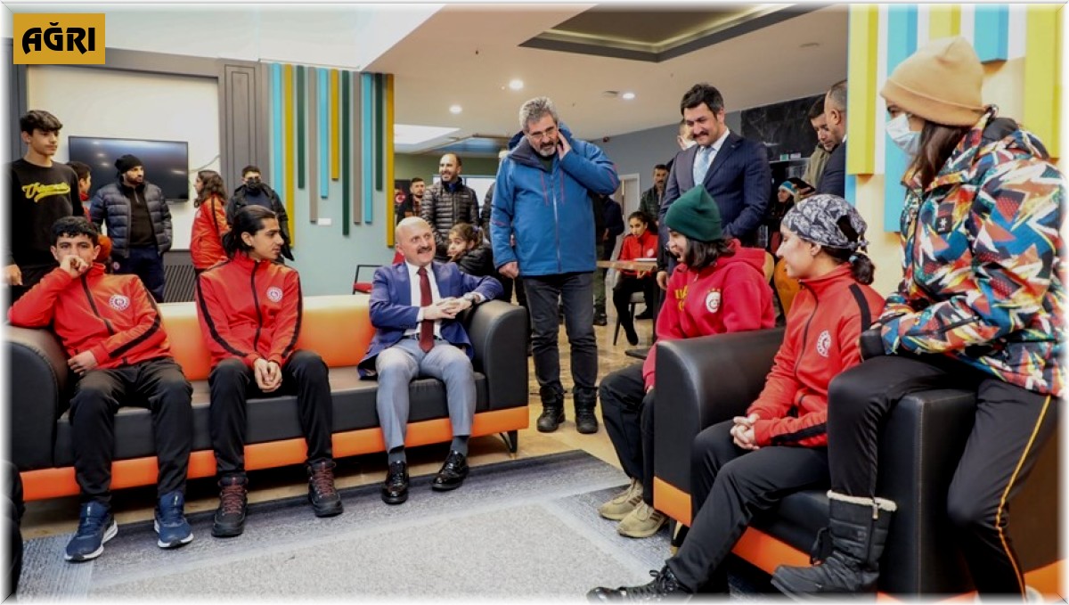 Vali Varol'dan sporcu eğitim merkezine ziyaret