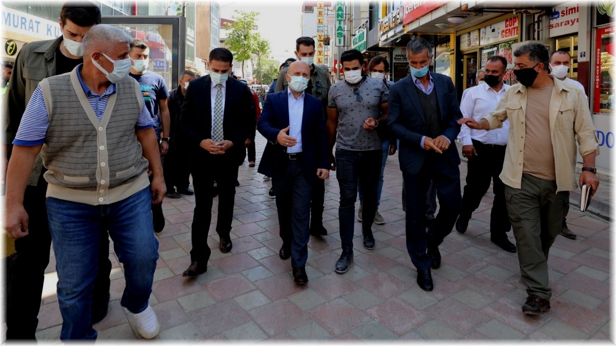 Vali Varol esnafla bir araya geldi