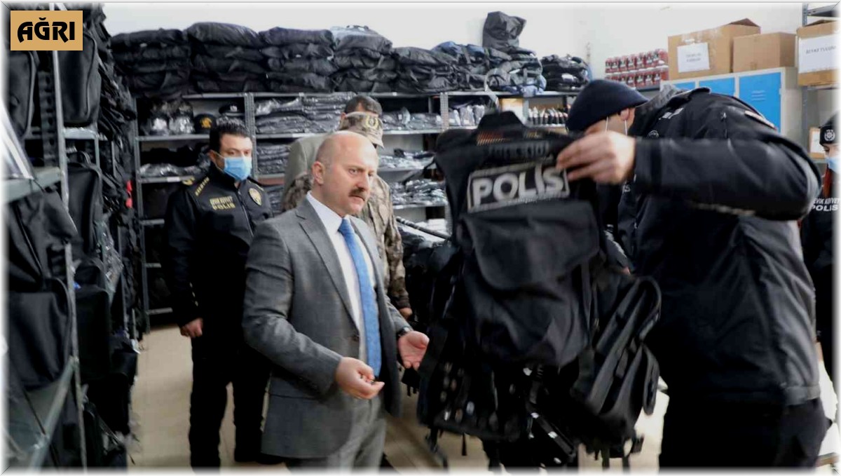 Vali Varol, polislerle bir araya geldi