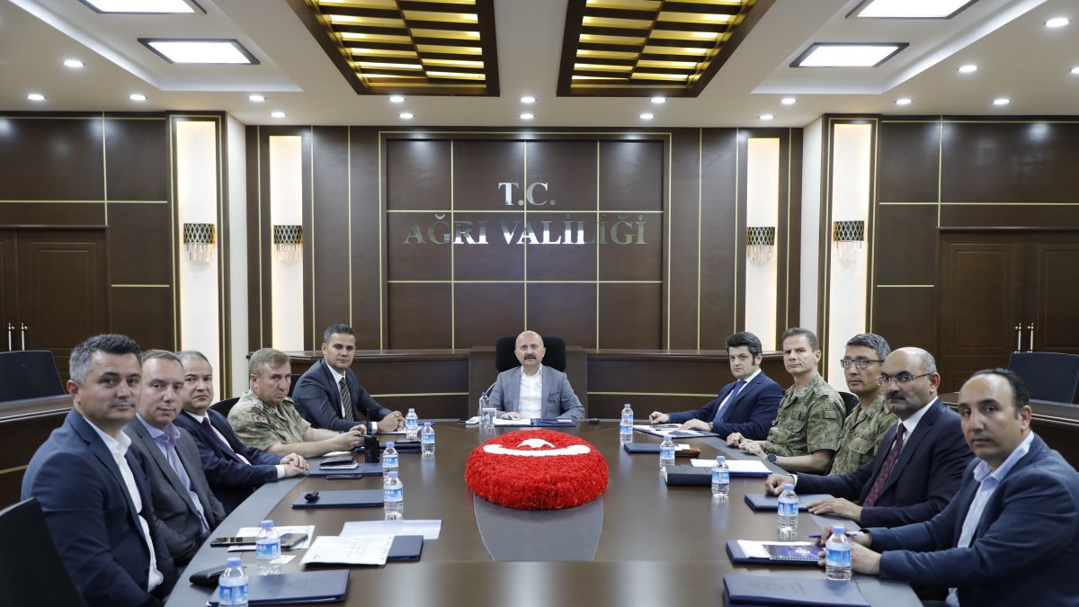 Vali Varol’un Başkanlığında, Sınır Güvenlik Sistemlerinin Ele Alındığı Çalışma Grubu Toplantısı Yapıldı