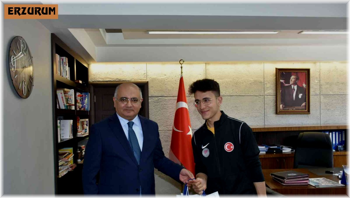 Vali yardımcısı Özgödek gençlik haftasını kutladı