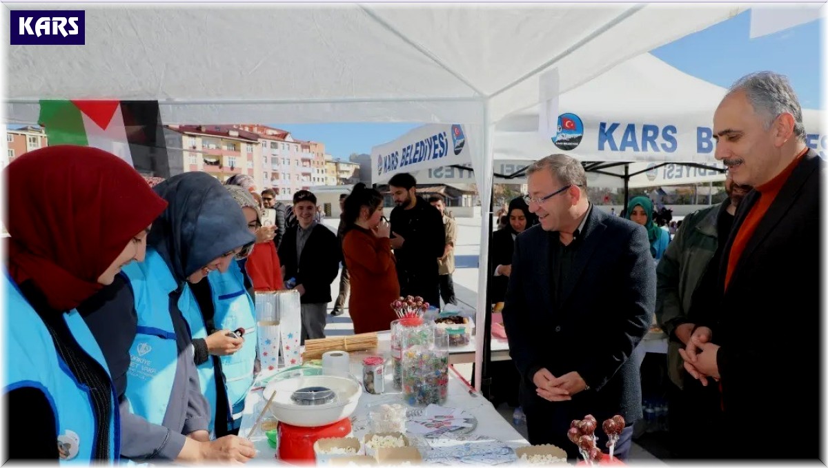 Vali Ziya Polat, hayır çarşısını gezdi