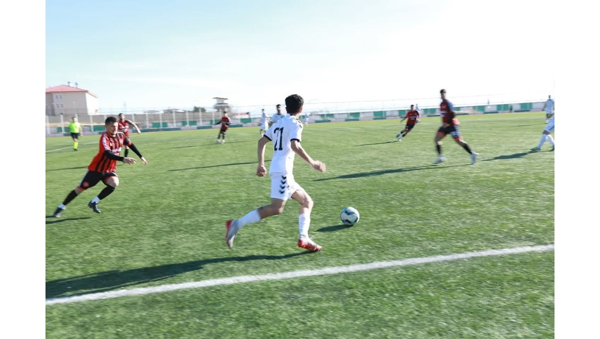 Van 1. Amatör Ligi B Grubu: Erciş Örenespor: 2 - İpekyolu Belediyesi Gençlikspor: 3