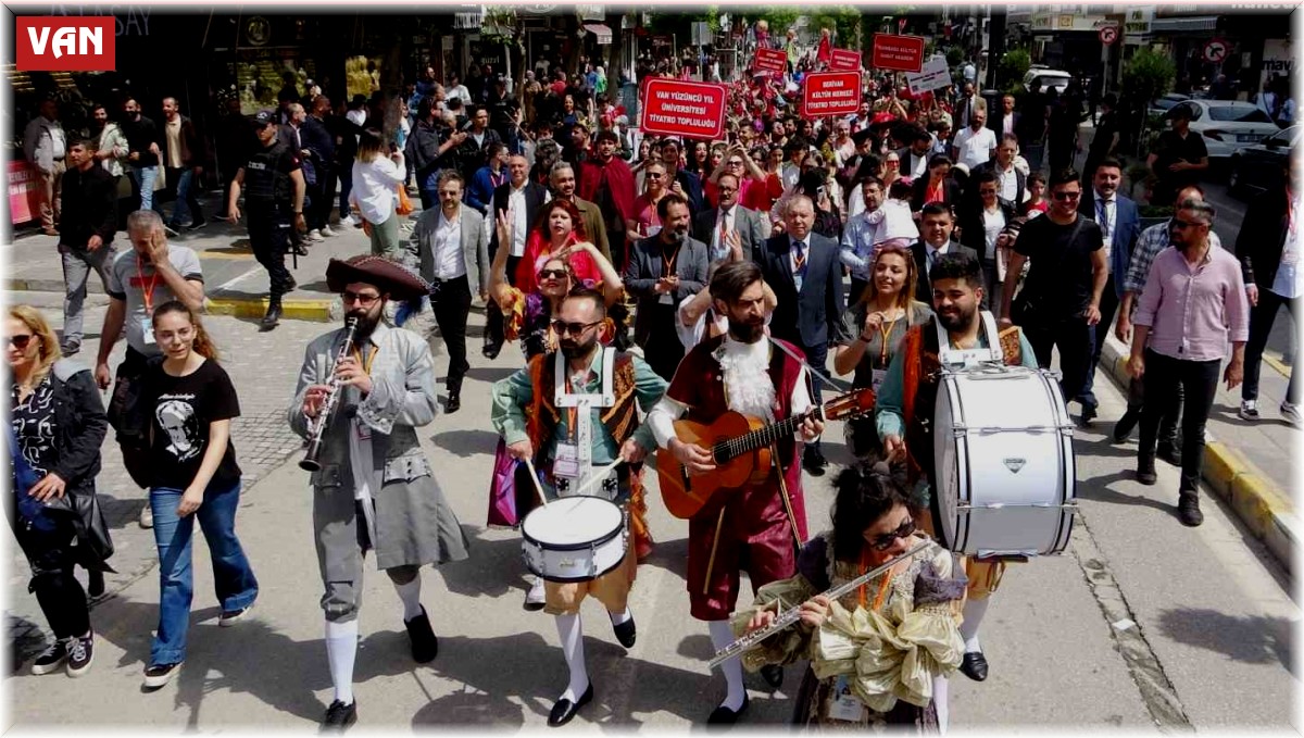 Van Akdamar Çocuk ve Gençlik Tiyatroları Şenliği başladı