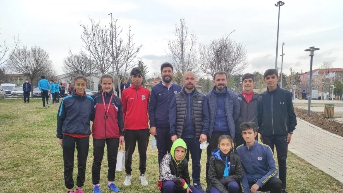 Van Büyükşehir Belediyesi Atletizm Takımından büyük başarı