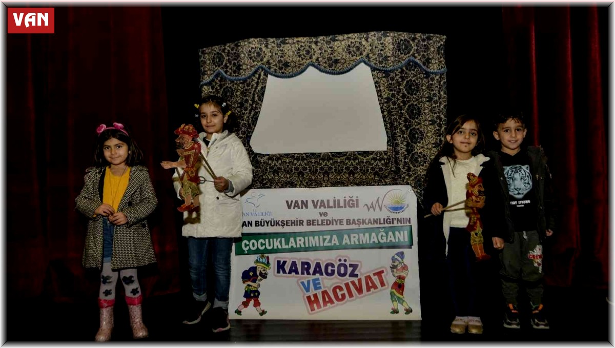 Van Büyükşehir Belediyesi çocukları Hacivat ve Karagöz'le buluşturuyor