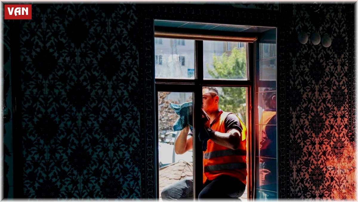 Van Büyükşehir Belediyesi ile camiler tertemiz