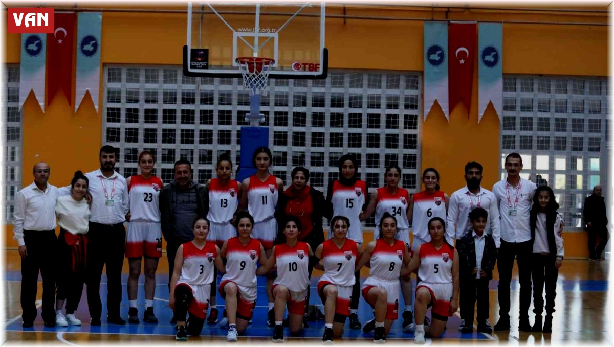 Van Büyükşehir Belediyesi Kadın Basketbol Takımı ilk maçından galip ayrıldı
