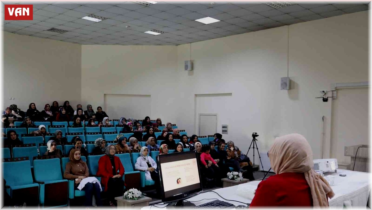 Van Büyükşehir Belediyesi kadınlar için hijyen semineri düzenledi