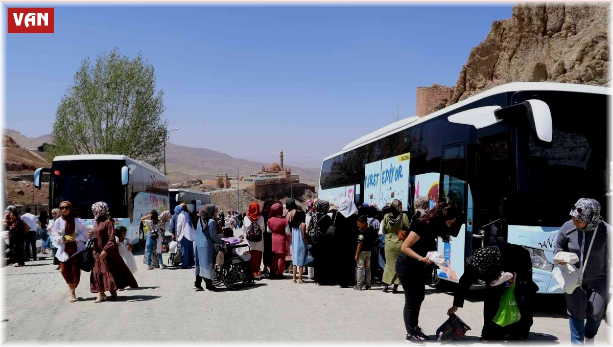 Van Büyükşehir Belediyesi kadınları tarih ve doğayla buluşturmaya devam ediyor