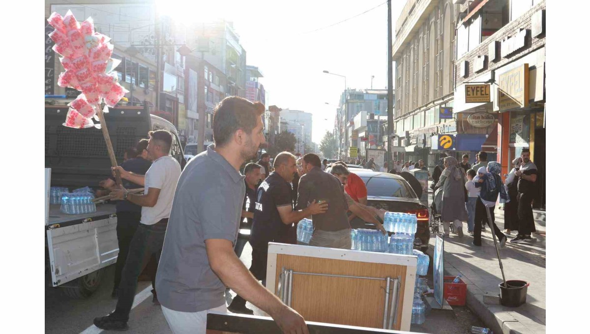 Van Büyükşehir Belediyesi kaldırım işgallerine geçit vermiyor