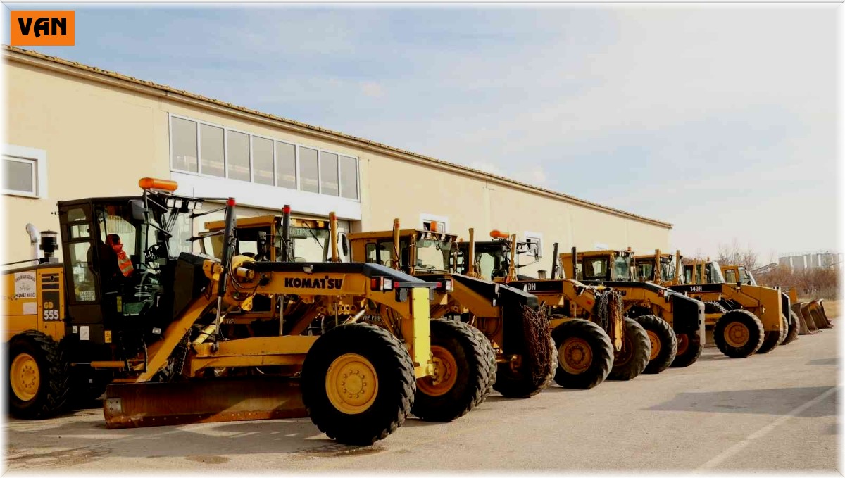 Van Büyükşehir Belediyesi karla mücadeleye hazır