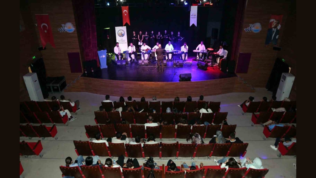 Van Büyükşehir Belediyesi Konservatuvarından Türk Halk Müziği ziyafeti